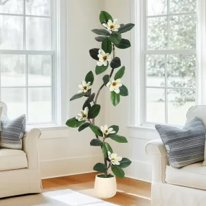 Maintenance-free artificial flowering tree for retail décor