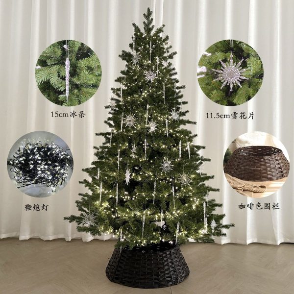 Sustainable artificial Christmas tree for business environments