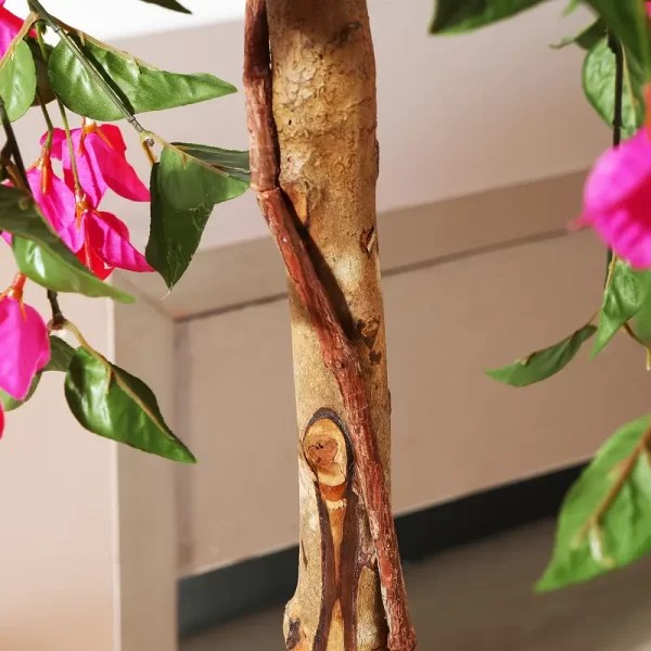 Maintenance-free artificial flowering tree for retail displays