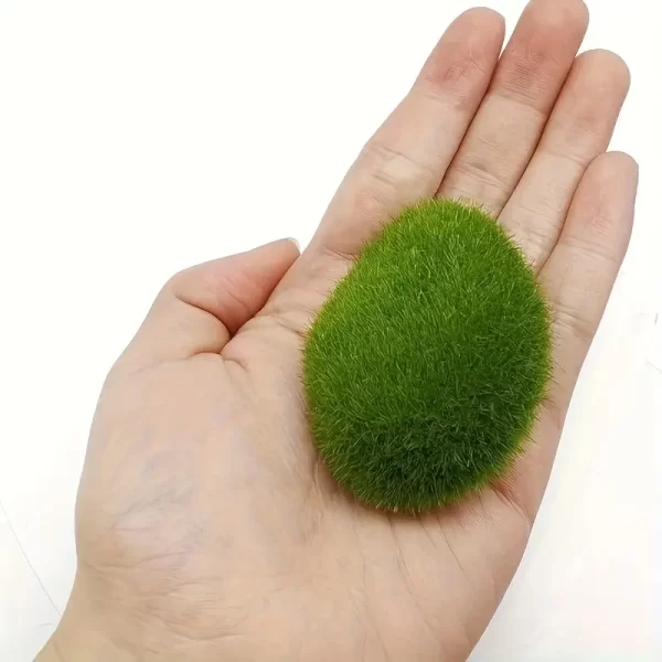 Maintenance-free artificial moss décor for offices