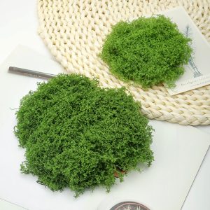 Maintenance-free artificial moss panels for offices