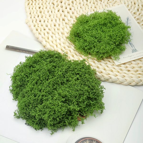 Maintenance-free artificial moss panels for offices