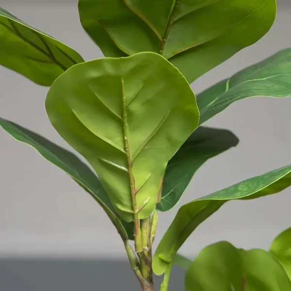 Maintenance-free artificial rubber tree for retail décor