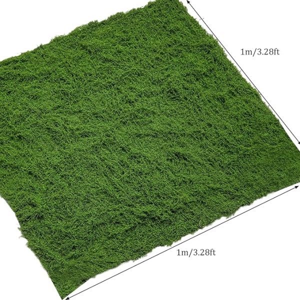 Lifelike green moss mat for retail displays