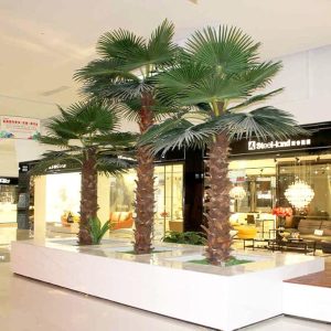 UV-resistant synthetic palm trees for theme parks