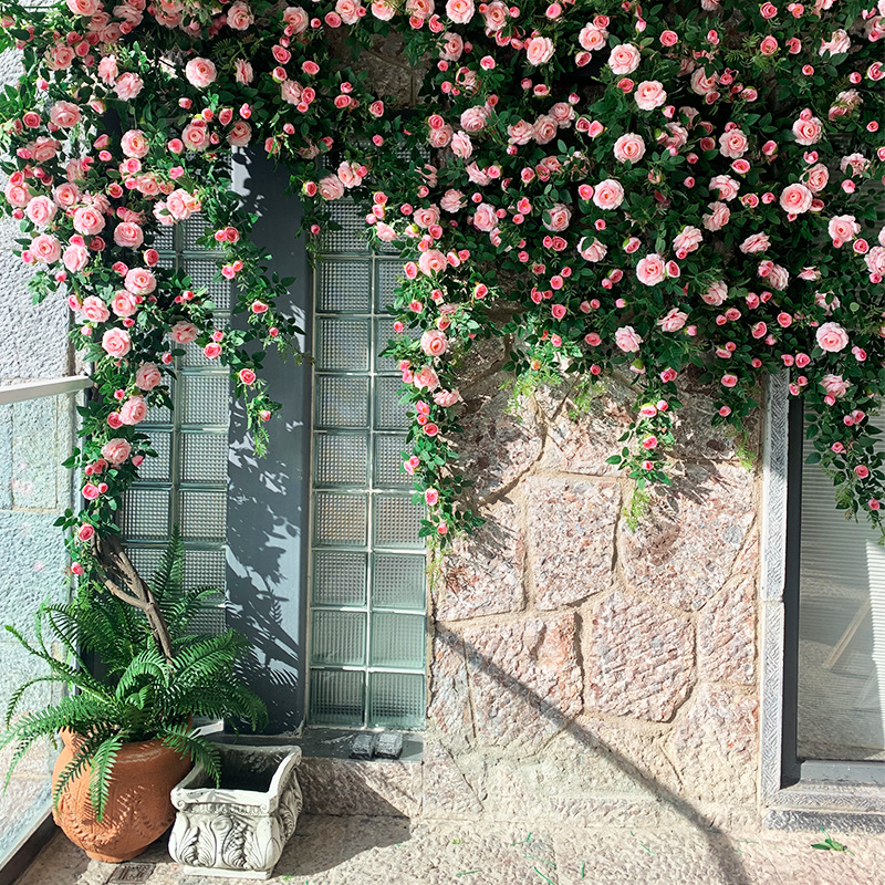 UV-resistant outdoor artificial plants